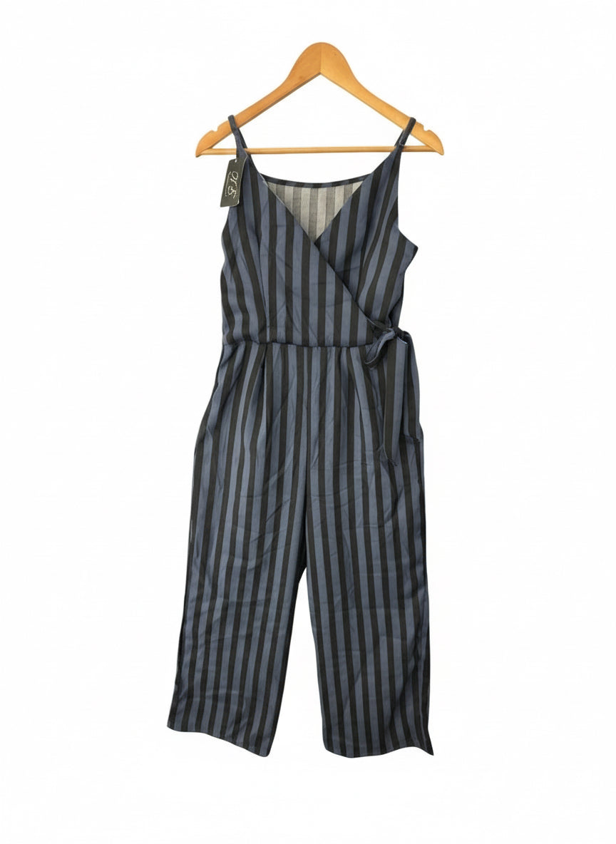 Enterizo de rayas negras y azul claro