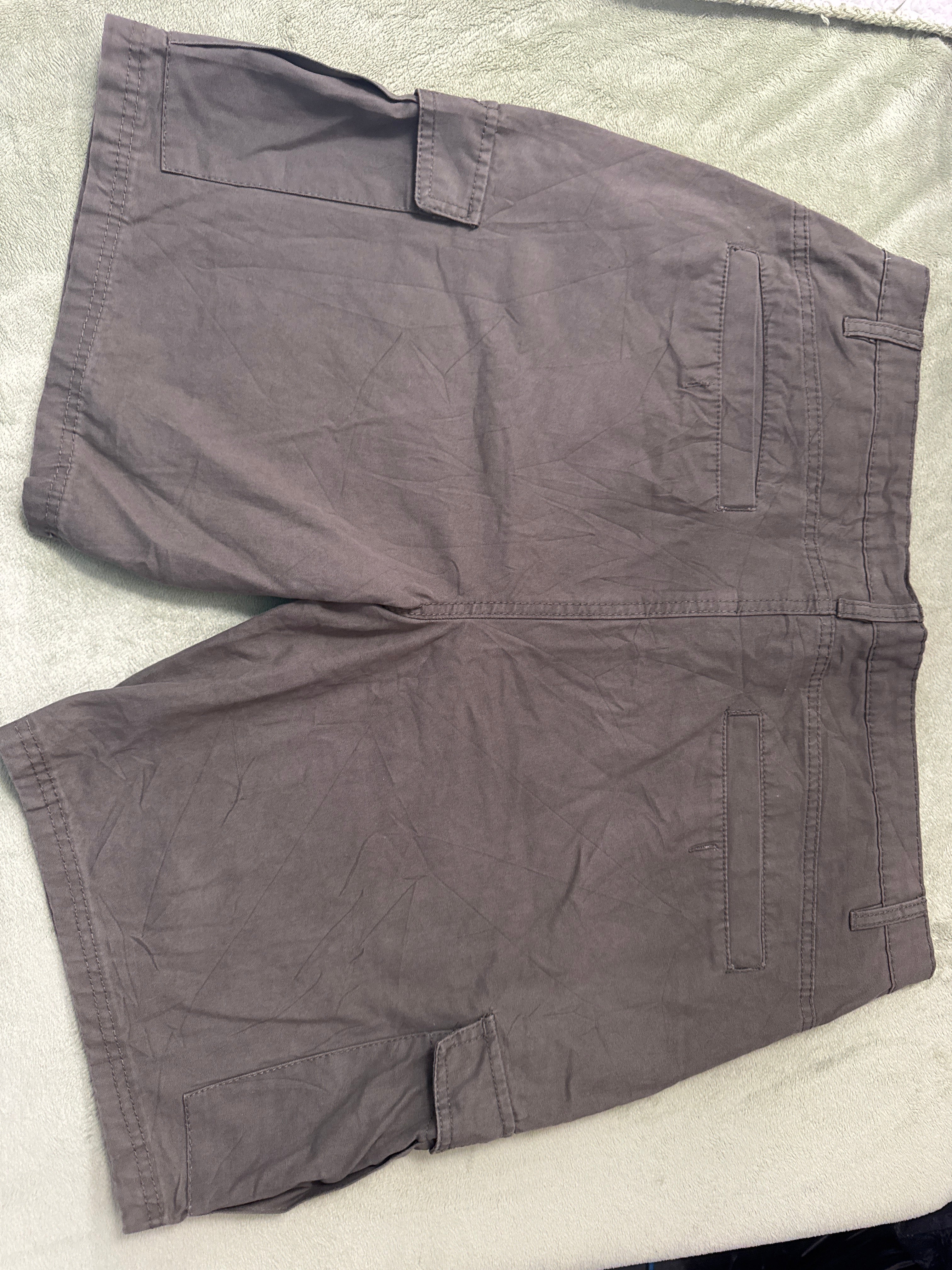 Short de hombre cargo