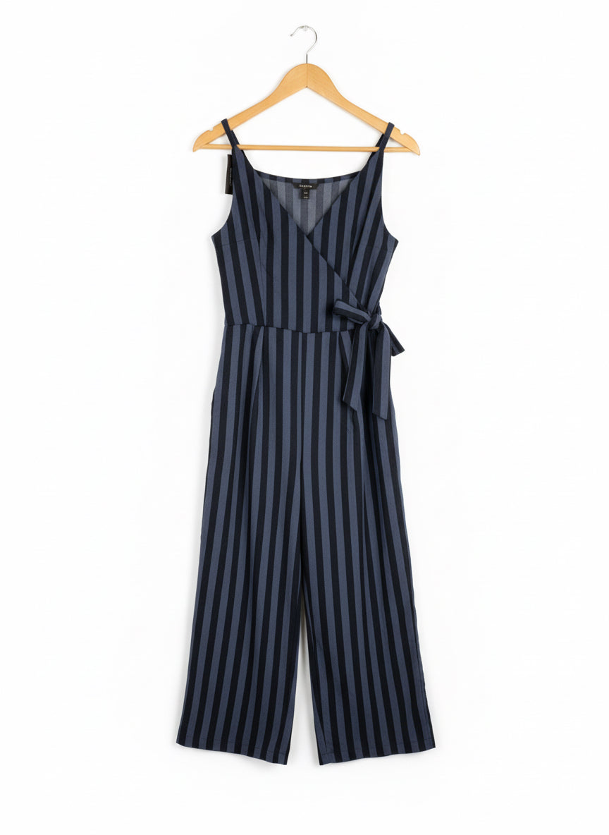 Enterizo de rayas negras y azul claro
