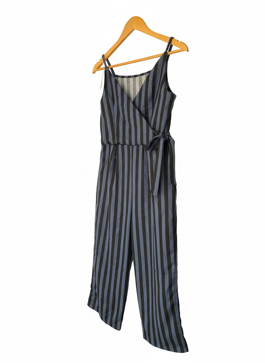 Enterizo de rayas negras y azul claro